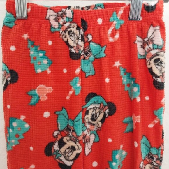 Disney: Minnie Mouse Christmas Pajamas - Picture 9 of 11